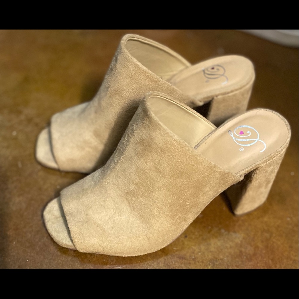 Versona Block Heels-Size 8